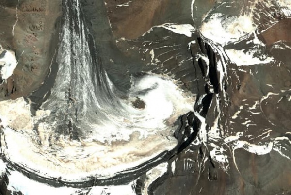 Гора Кайлас - фото из космоса